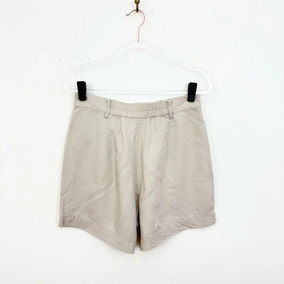 Abercrombie & Fitch Tailored Pleated Shorts Beige - Picture 4 of 6